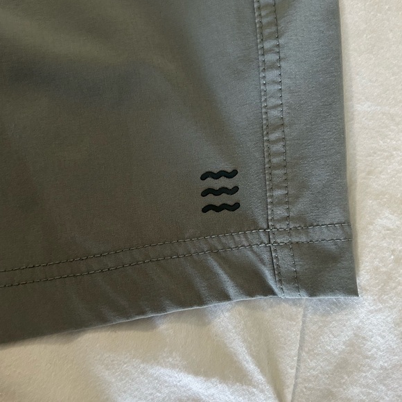 Free Fly Apparel Men’s shorts. 6” inseam. Size Small. - Picture 4 of 5